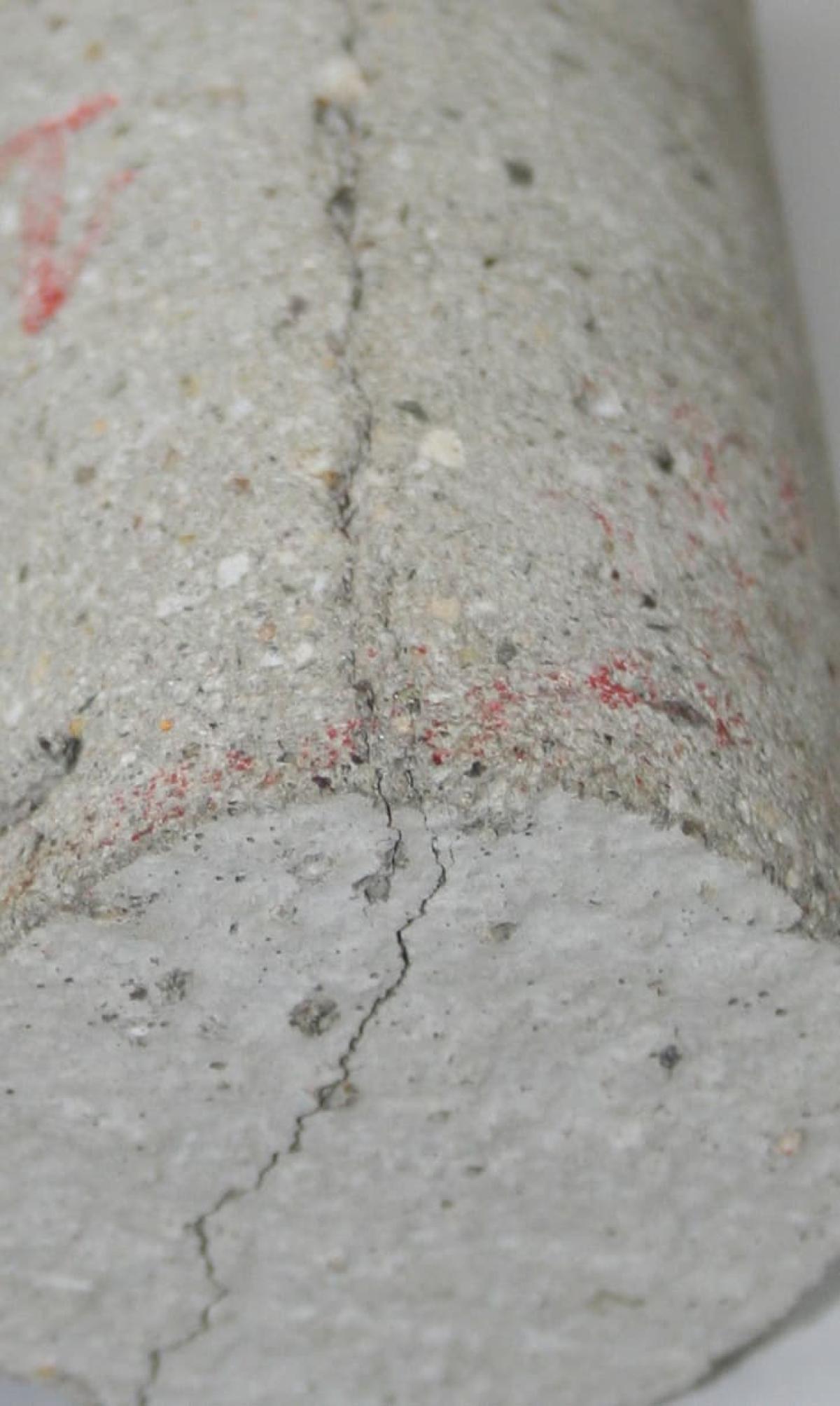 Impermeabiliza e protege as estruturas de betão já existentes.